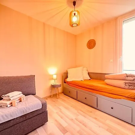Holiday home Le Montadou Avec Roof - Local Velosmotos - Netflix - Climatisation *